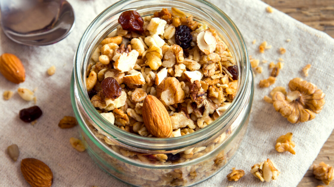 Muesli Recipe with Cranberries, Currents, and Apples