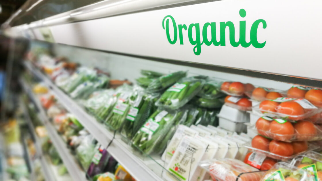 Organic Food is Getting Cheaper, New Report Shows