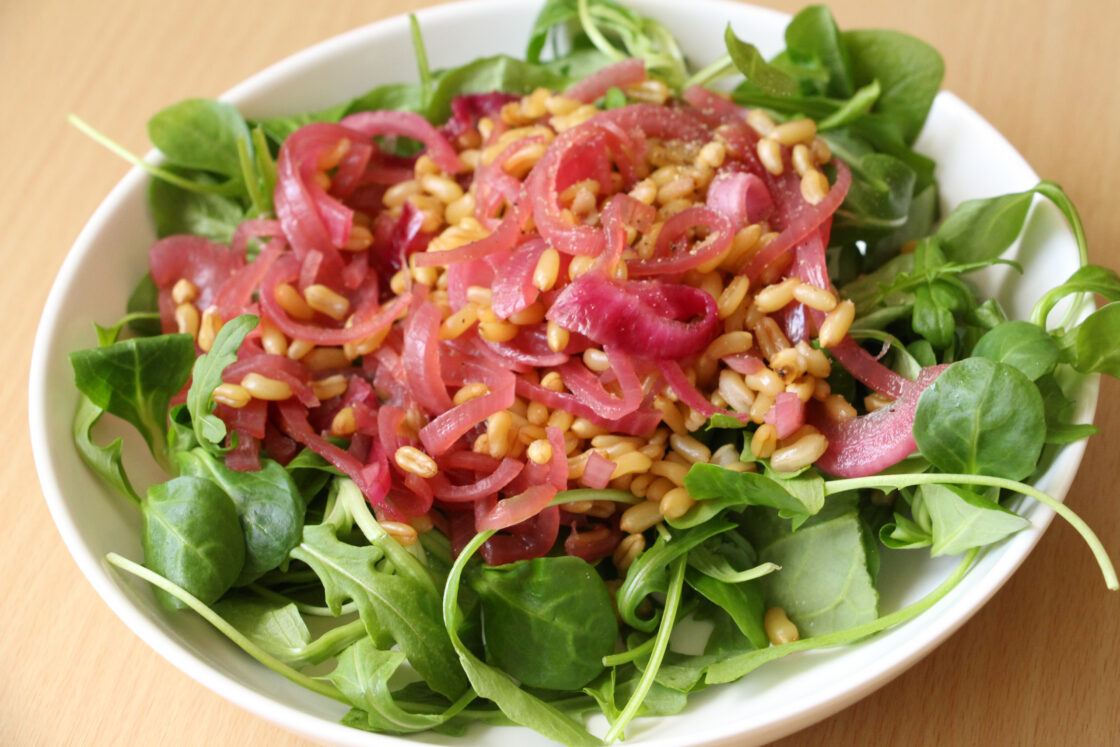 spelt, spinach, arugula salad